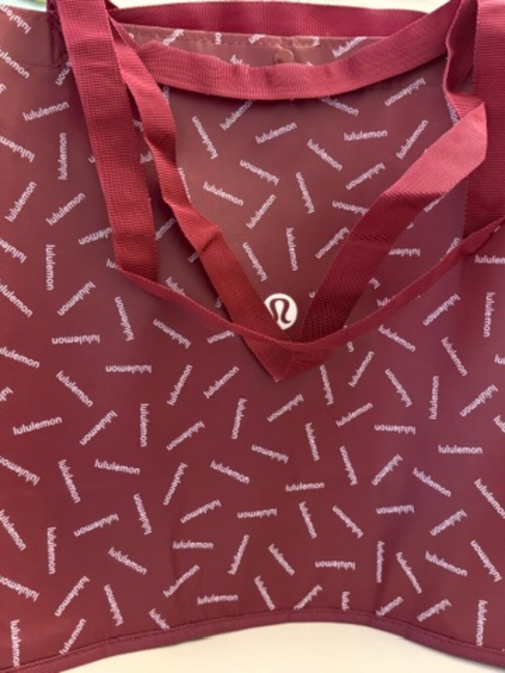 1 Lululemon Jumbo reusable tote bag is a stylish and eco-friendly option